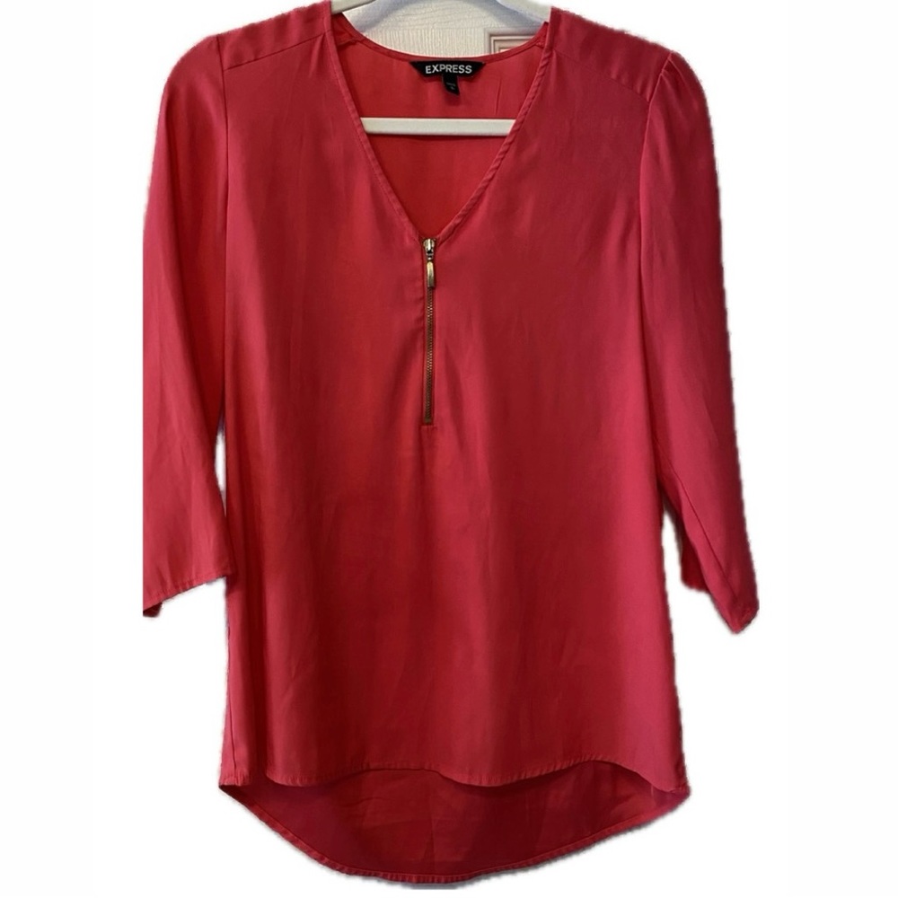 Express. Front Zip Pink Blouse. Size Small. 💗